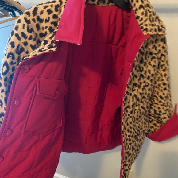 Totally reversible jacket. Sz med. Animal print and fuchsia. - Picture 4 of 4